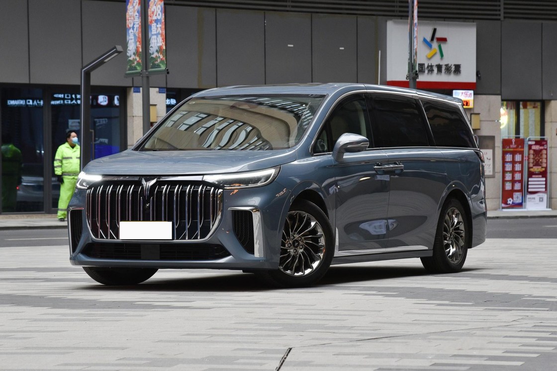 Luxury Plug In Hybrid Vehicles Voyah Dreamer PHEV Electric MPV 7 Seater